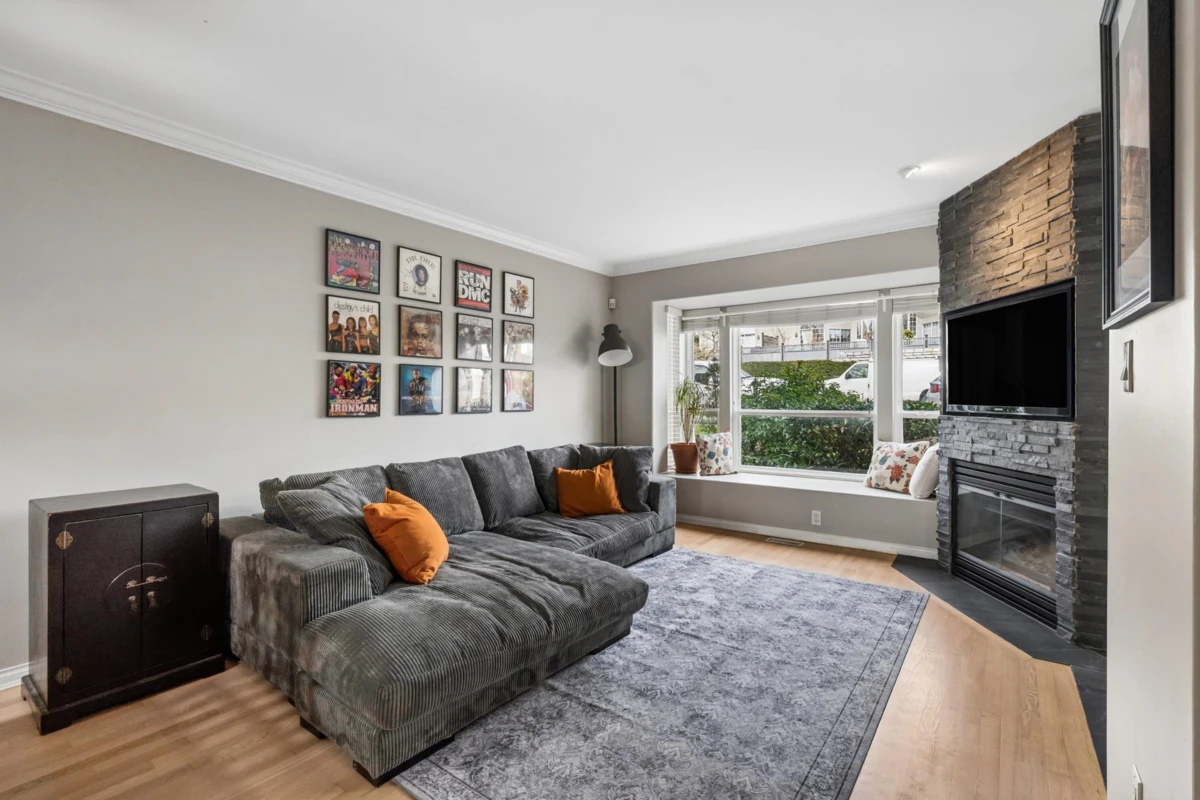 Living Room Photo of 104 225 E 6th Street, North Vancouver, BC