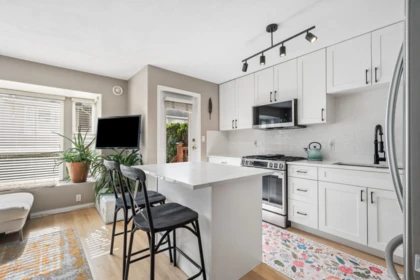 Breakfast Nook Photo of 104 225 E 6th Street, North Vancouver, BC