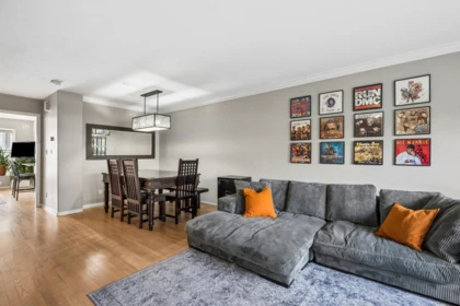 104 225 E 6th Street, North Vancouver, BC, North Vancouver — Townhouse for sale