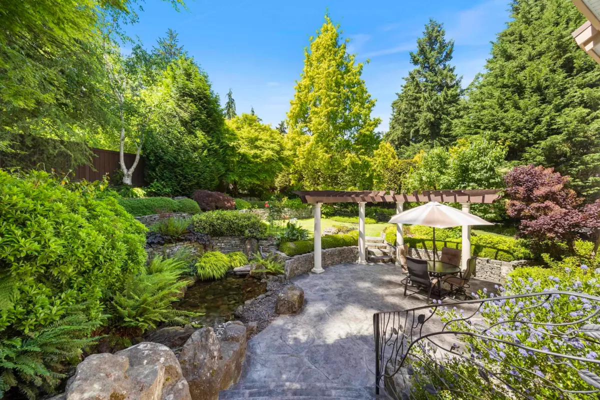 Living Room Photo of 2865 Semiahmoo Trail, Surrey, BC