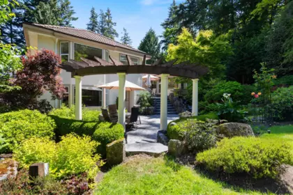 Garage Interior Photo of 2865 Semiahmoo Trail, Surrey, BC