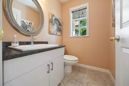 Powder Room Photo of 2865 Semiahmoo Trail, Surrey, BC