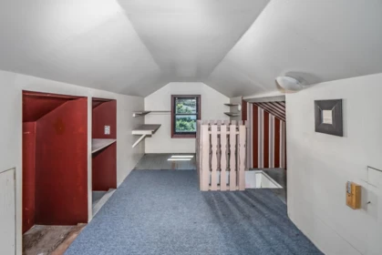 Entry Foyer Photo of 1963 Fraser Avenue, Port Coquitlam, BC