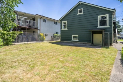 Hot Tub / Spa Photo of 1963 Fraser Avenue, Port Coquitlam, BC