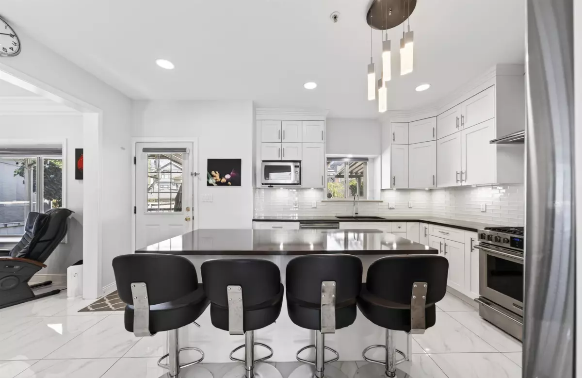 Dining Area Photo of 535 E 53rd Avenue, Vancouver, BC