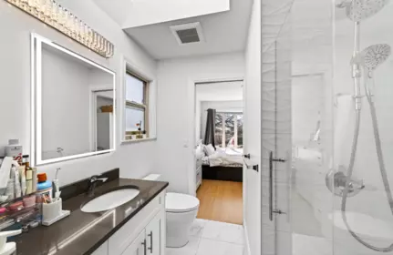Entry Foyer Photo of 535 E 53rd Avenue, Vancouver, BC