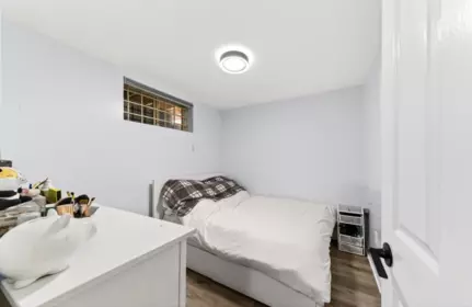 Swimming Pool Photo of 535 E 53rd Avenue, Vancouver, BC