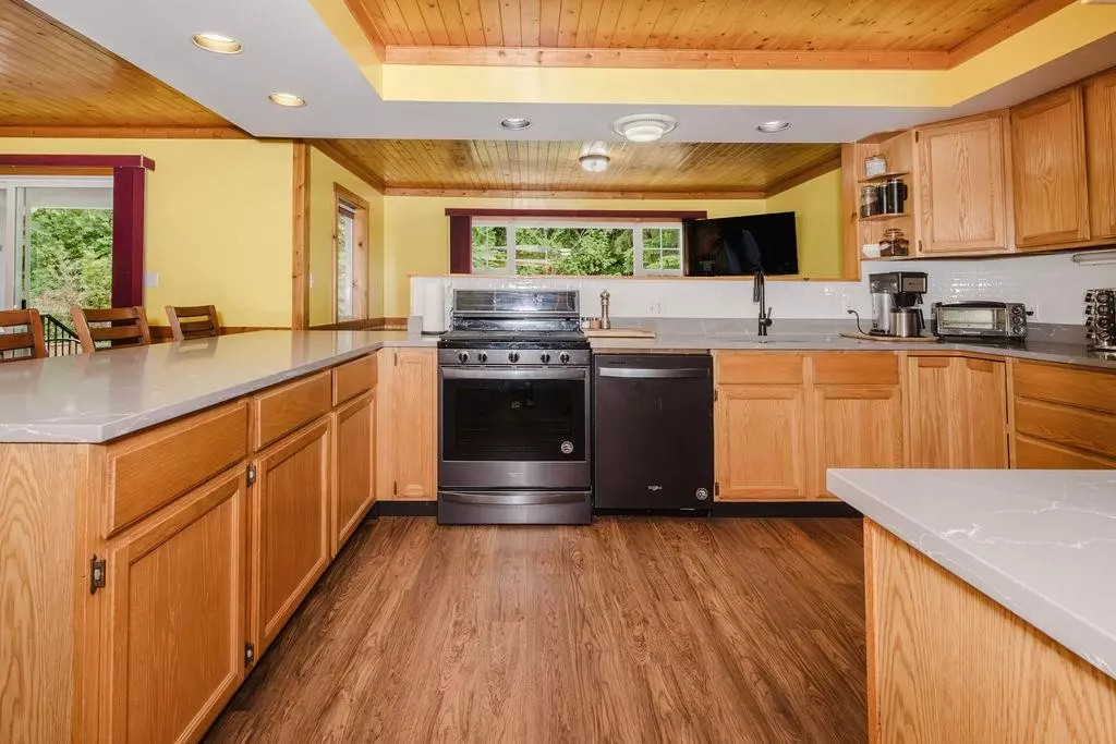 Dining Area Photo of 279 Lark Road, Gibsons, BC