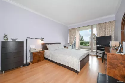 1304 6888 Station Hill Drive, Burnaby, BC, Burnaby — Apartment/Condo for sale