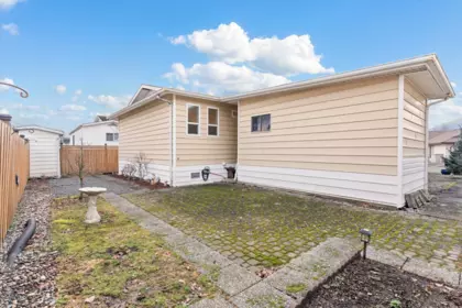 Front Yard Photo of 101 9055 Ashwell Road, Chilliwack, BC