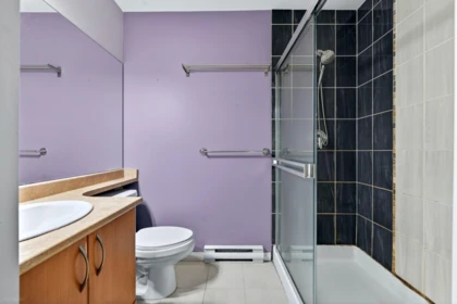 Primary Bathroom Photo of 21 9308 Keefer Avenue, Richmond, BC