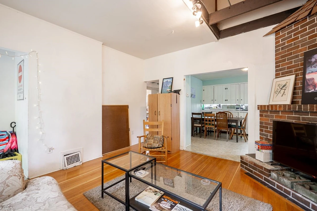 Family Room Photo of 4413 W 13 Avenue, Vancouver, BC