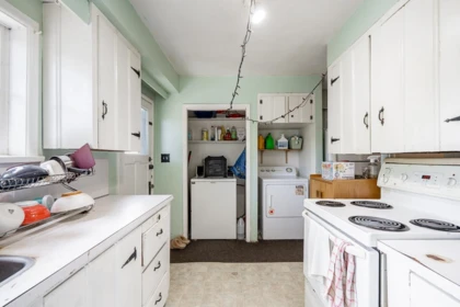 Primary Bathroom Photo of 4413 W 13 Avenue, Vancouver, BC