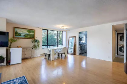 Breakfast Nook Photo of 502 6282 Kathleen Avenue, Burnaby, BC