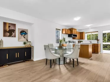 Kitchen Island Photo of 19828 68 Avenue, Langley, BC