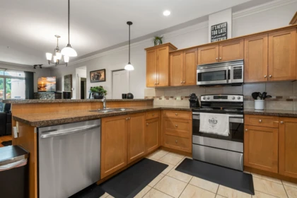 Kitchen Photo of 206 45615 Brett Avenue, Chilliwack, BC