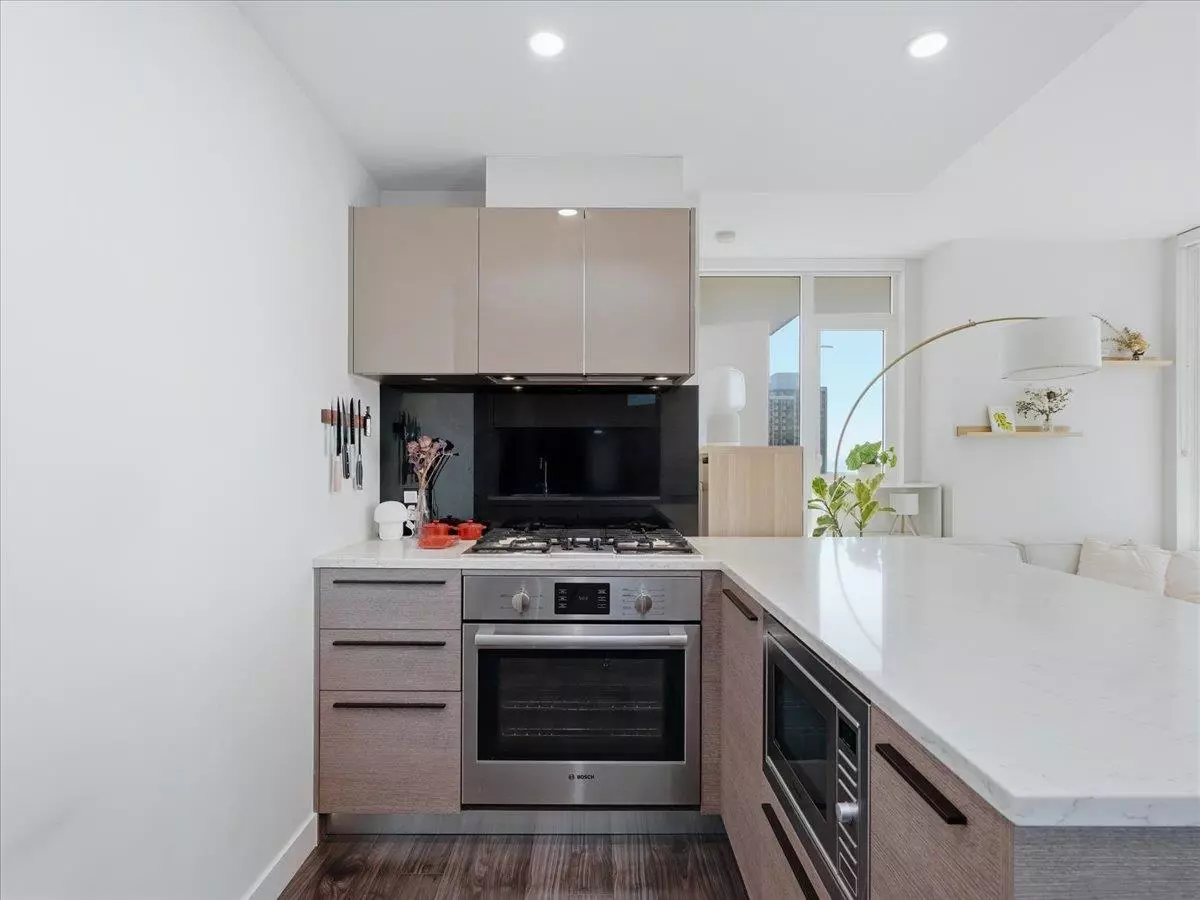 Family Room Photo of 3005 6383 Mckay Avenue, Burnaby, BC