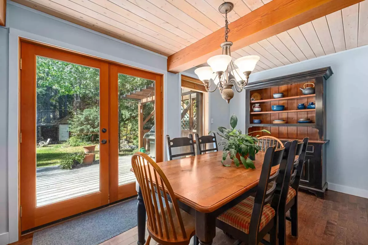 Dining Area Photo of 9270 Pinetree Lane, Whistler, BC