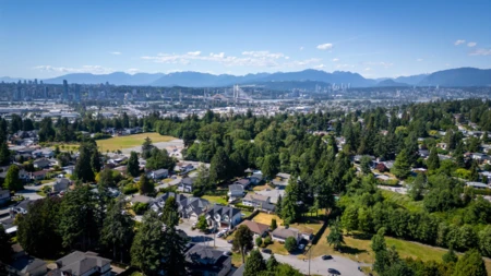 Front Yard Photo of 12534 Grove Crescent, Surrey, BC