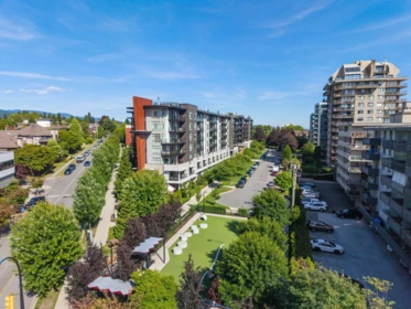 Swimming Pool Photo of 209 128 E 8th Street, North Vancouver, BC