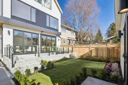 Hot Tub / Spa Photo of 2 3036 W 13th Avenue, Vancouver, BC