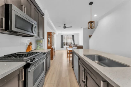Kitchen Photo of 15 2845 156 Street, Surrey, BC