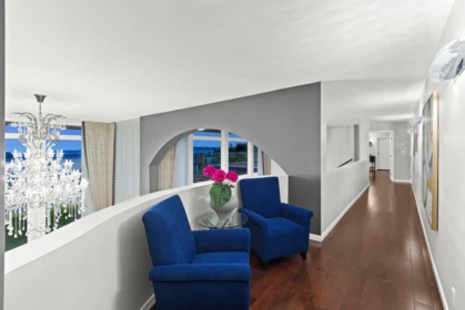 Entry Foyer Photo of 1130 Eyremount Drive, West Vancouver, BC