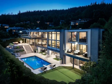 Front Yard Photo of 1130 Eyremount Drive, West Vancouver, BC
