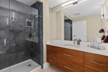 Hallway Photo of 1130 Eyremount Drive, West Vancouver, BC