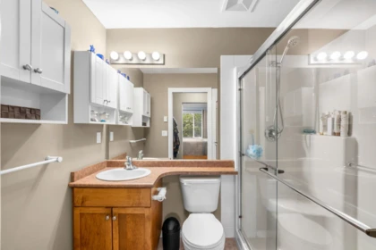 Hallway Photo of 29 19141 124 Avenue, Pitt Meadows, BC