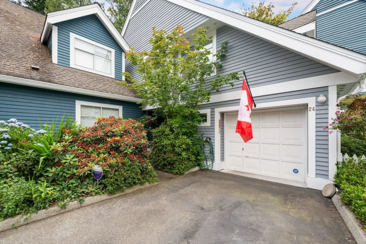 Living Room Photo of 24 4847 219 Street, Langley, BC