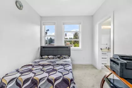Laundry Room Photo of 33227 5 Avenue, Mission, BC