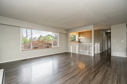 Kitchen Island Photo of 46350 Mccaffrey Boulevard, Chilliwack, BC