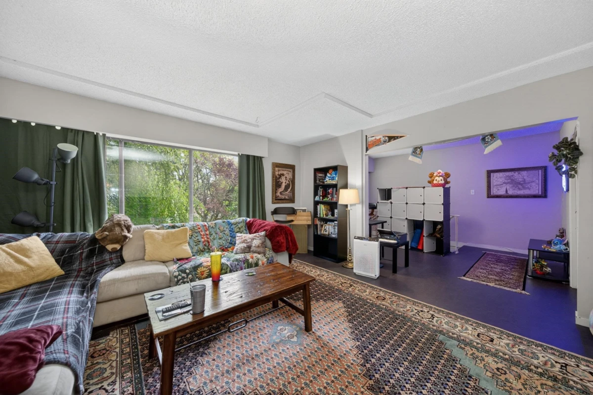 Family Room Photo of 2112 E 46th Avenue, Vancouver, BC