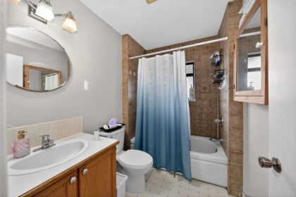 Powder Room Photo of 2112 E 46th Avenue, Vancouver, BC