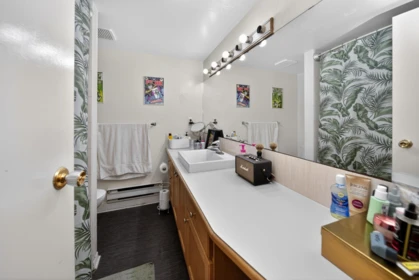 Primary Bathroom Photo of 2112 E 46th Avenue, Vancouver, BC