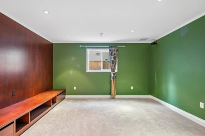 Laundry Room Photo of 8340 Lunen Road, Richmond, BC