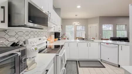 Kitchen Island Photo of 19 15677 24 Avenue, Surrey, BC