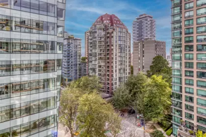 Kitchen Photo of 1003 1238 Burrard Street, Vancouver, BC