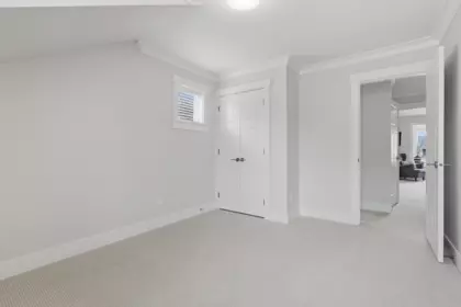 Hallway Photo of 14713 32 Avenue, Surrey, BC