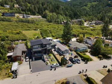 Swimming Pool Photo of 819 Britannia Way, Squamish, BC