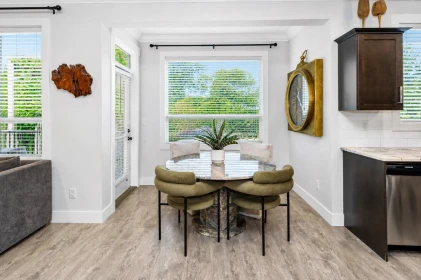 Breakfast Nook Photo of 33592 2nd Avenue, Mission, BC