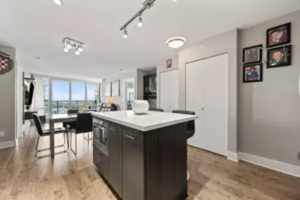 2205 4189 Halifax Street, Burnaby, BC, Burnaby — Apartment/Condo for sale