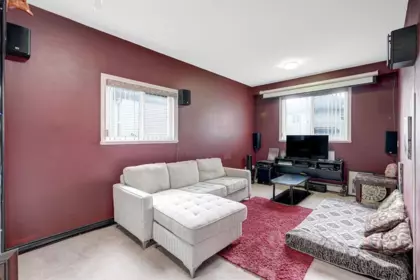 Entry Foyer Photo of 7869 147a Street, Surrey, BC