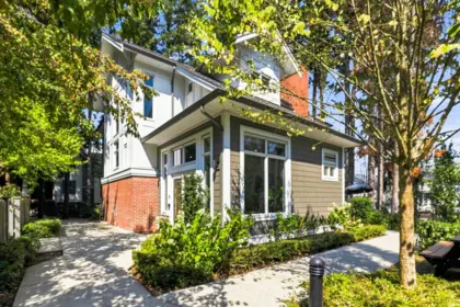 Entry Foyer Photo of 67 9718 161a Street, Surrey, BC