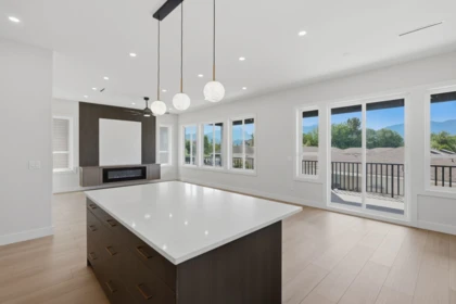 Kitchen Island Photo of 46054 Southlands Crescent, Chilliwack, BC