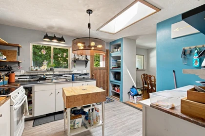 Kitchen Island Photo of 177 Pratt Road, Gibsons, BC