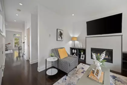 Breakfast Nook Photo of 285 E 19th Avenue, Vancouver, BC