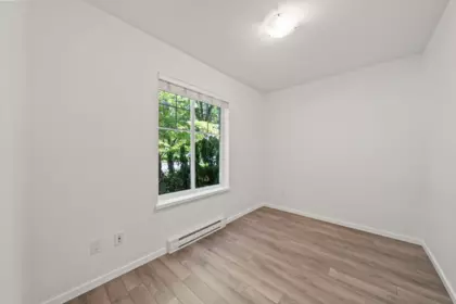 Entry Foyer Photo of 55 15340 Guildford Drive, Surrey, BC