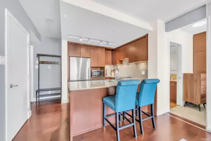 1301 158 W 13th Street, North Vancouver, BC, North Vancouver — Apartment/Condo for sale